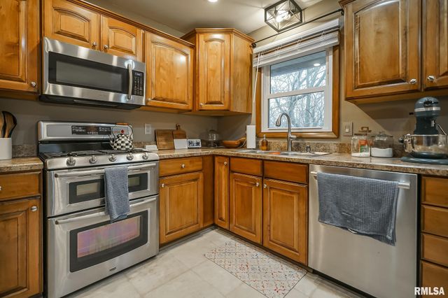 2348 W CARRIAGE Lane, Peoria, IL 61614