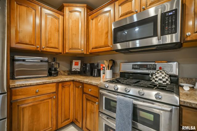 2348 W CARRIAGE Lane, Peoria, IL 61614