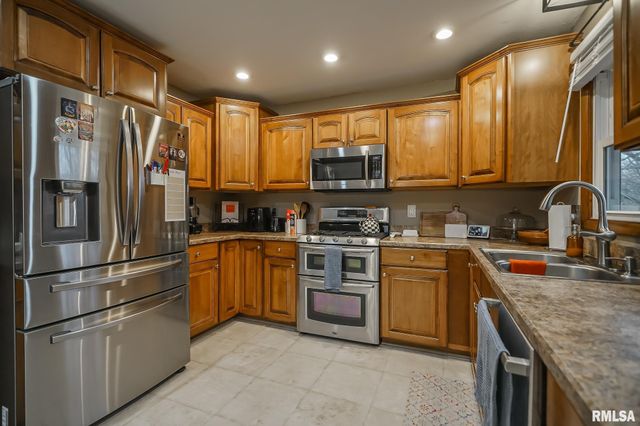 2348 W CARRIAGE Lane, Peoria, IL 61614