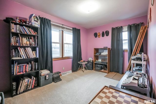 2348 W CARRIAGE Lane, Peoria, IL 61614