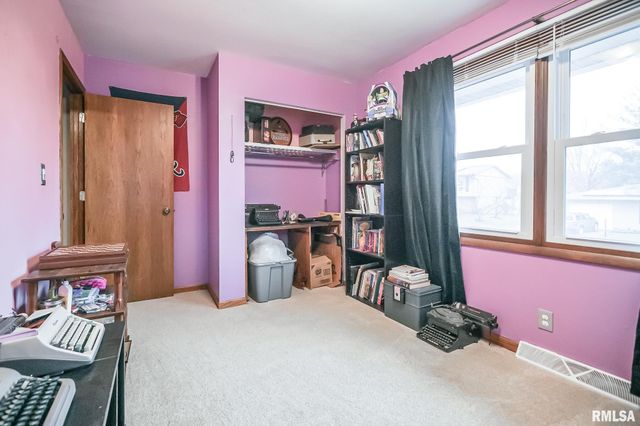 2348 W CARRIAGE Lane, Peoria, IL 61614