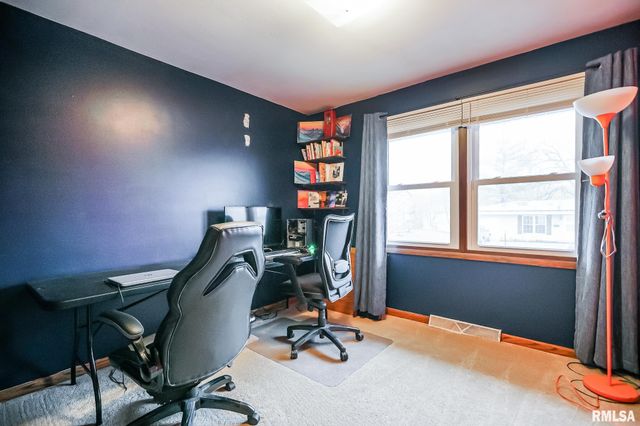 2348 W CARRIAGE Lane, Peoria, IL 61614