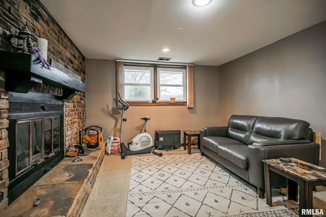 2348 W CARRIAGE Lane, Peoria, IL 61614