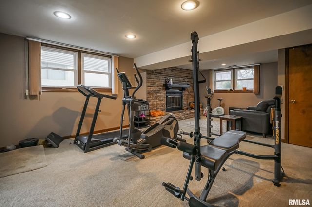 2348 W CARRIAGE Lane, Peoria, IL 61614