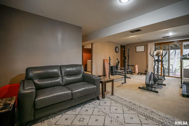 2348 W CARRIAGE Lane, Peoria, IL 61614