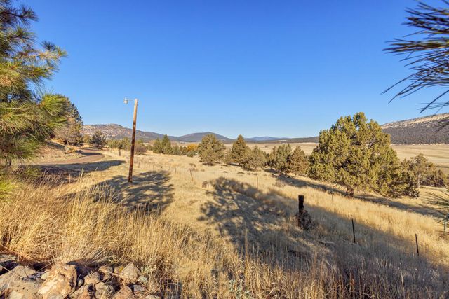 17550 S Poe Valley Road, Klamath Falls, OR 97603