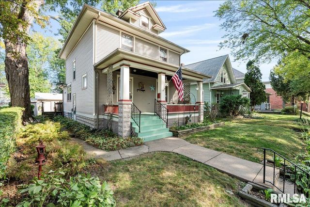 2211 WESTERN Avenue, Davenport, IA 52803