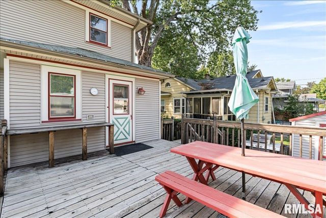 2211 WESTERN Avenue, Davenport, IA 52803