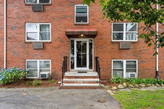 31 Montvale Ave 8, Woburn, MA 01801