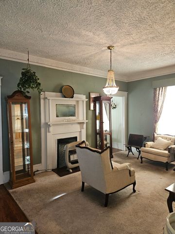 906 E 38th Street, Savannah, GA 31401