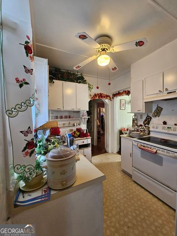 906 E 38th Street, Savannah, GA 31401