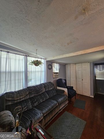 906 E 38th Street, Savannah, GA 31401