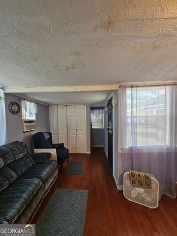 906 E 38th Street, Savannah, GA 31401