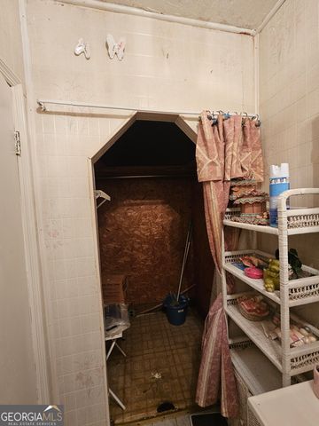 906 E 38th Street, Savannah, GA 31401