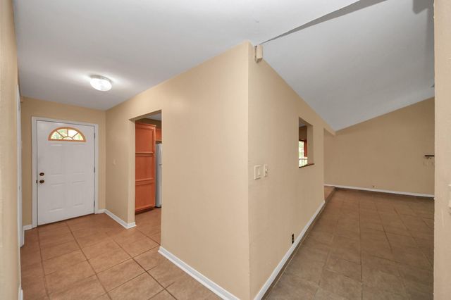 214 County Road 347 S, Cleveland, TX 77327