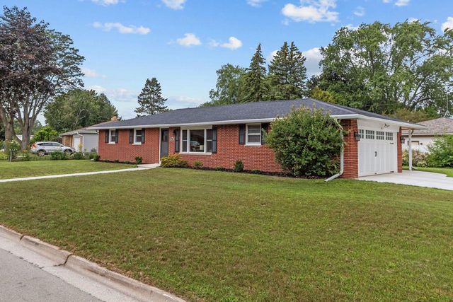 1520 CAREFUL DRIVE, Green Bay, WI 54304