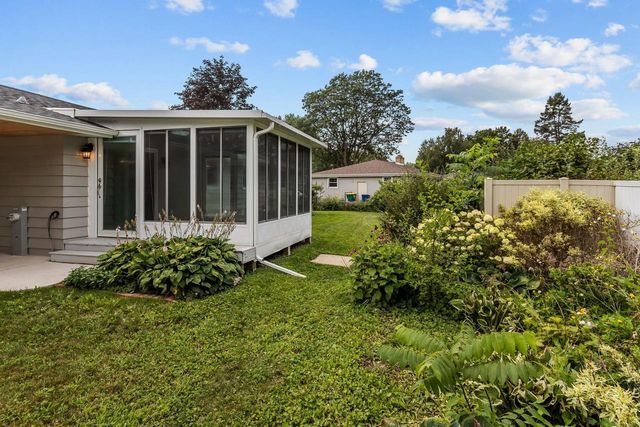 1520 CAREFUL DRIVE, Green Bay, WI 54304