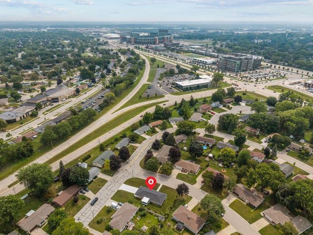 1520 CAREFUL DRIVE, Green Bay, WI 54304