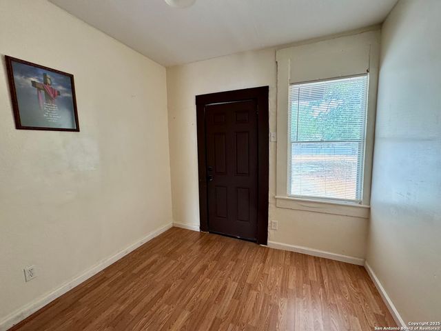 821 Leal, San Antonio, TX 78207