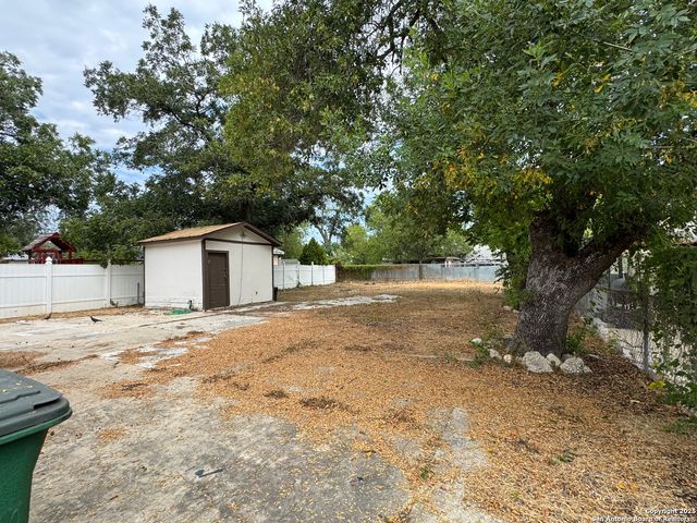 821 Leal, San Antonio, TX 78207