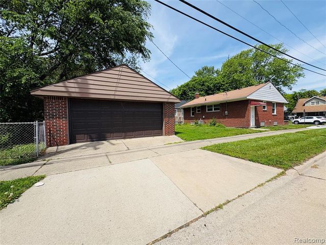 1040 E Maxlow Avenue, Hazel Park, MI 48030