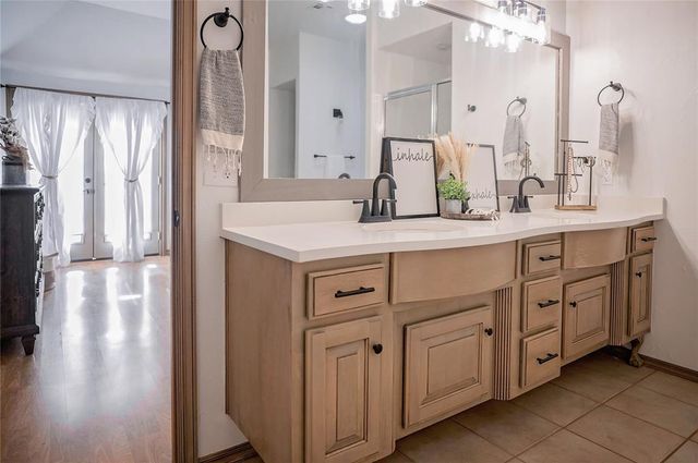 320 E Richmond Terrace, Mustang, OK 73064