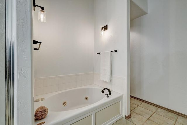 320 E Richmond Terrace, Mustang, OK 73064