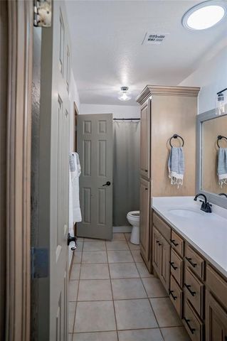 320 E Richmond Terrace, Mustang, OK 73064