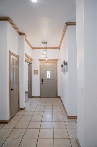 320 E Richmond Terrace, Mustang, OK 73064