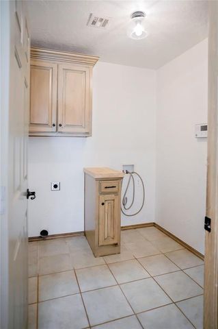 320 E Richmond Terrace, Mustang, OK 73064