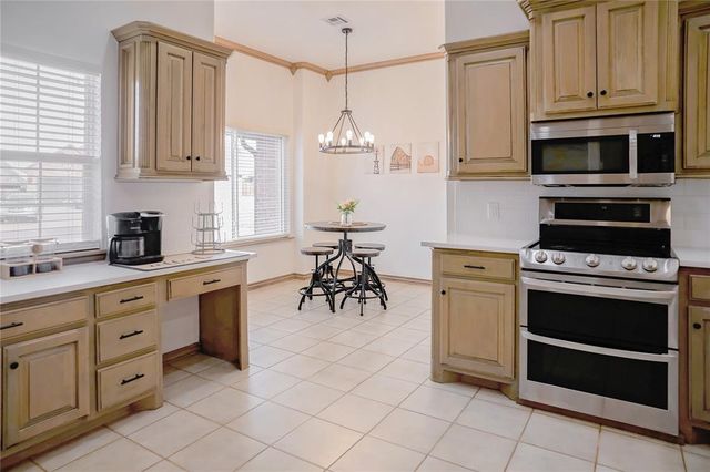 320 E Richmond Terrace, Mustang, OK 73064