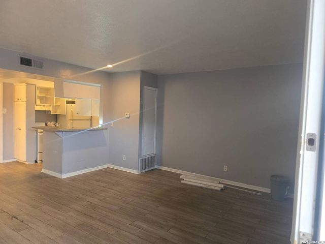 170 De Chantle Rd Apt 502, San Antonio, TX 78201