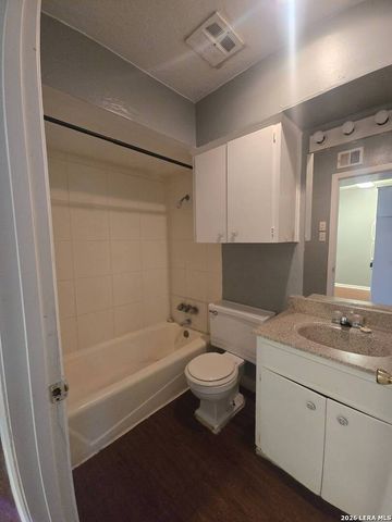 170 De Chantle Rd Apt 502, San Antonio, TX 78201