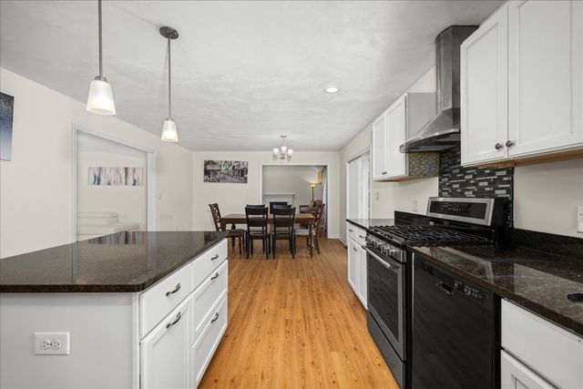 3 Moore Dr, Millbury, MA 01527