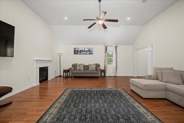 3 Moore Dr, Millbury, MA 01527