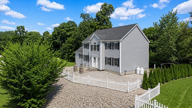 3 Moore Dr, Millbury, MA 01527
