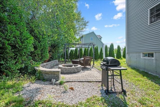 3 Moore Dr, Millbury, MA 01527