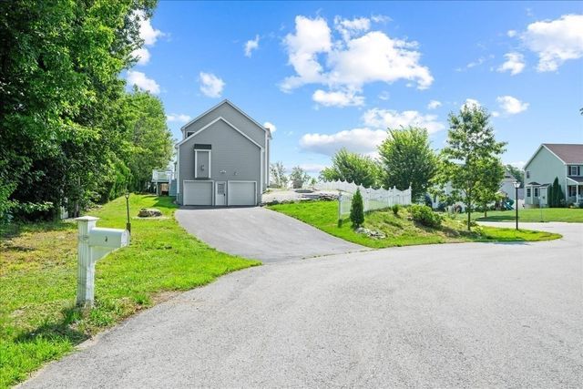 3 Moore Dr, Millbury, MA 01527