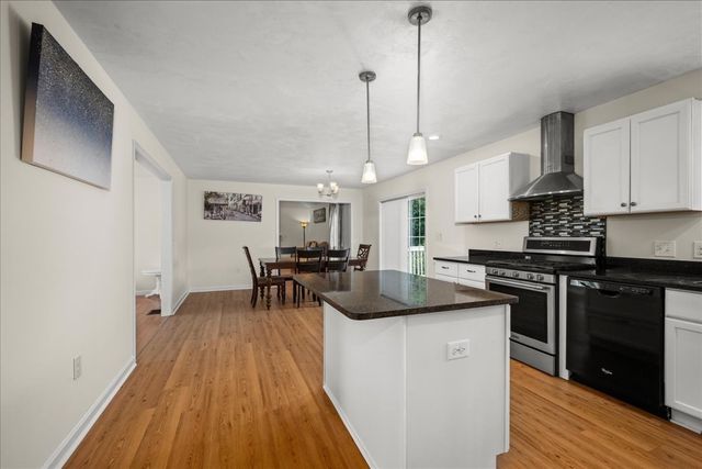 3 Moore Dr, Millbury, MA 01527