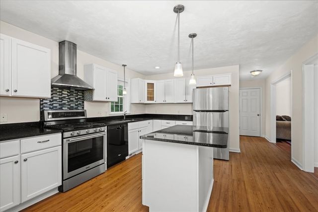 3 Moore Dr, Millbury, MA 01527