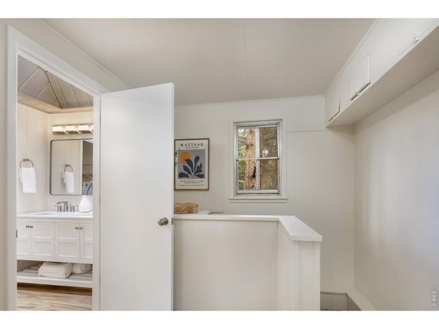 465 Deer Ln, Lyons, CO 80540