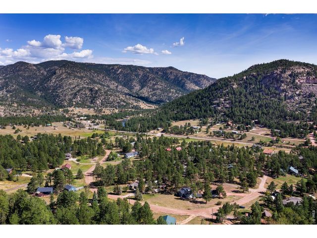 465 Deer Ln, Lyons, CO 80540