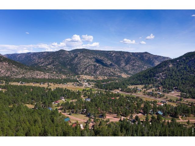 465 Deer Ln, Lyons, CO 80540