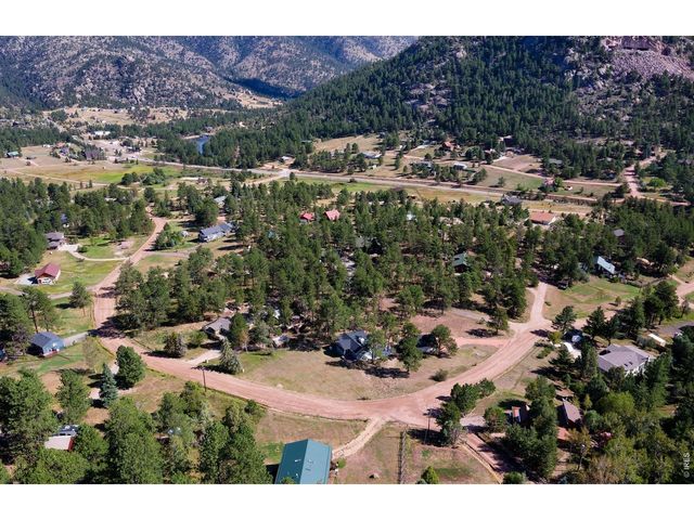 465 Deer Ln, Lyons, CO 80540