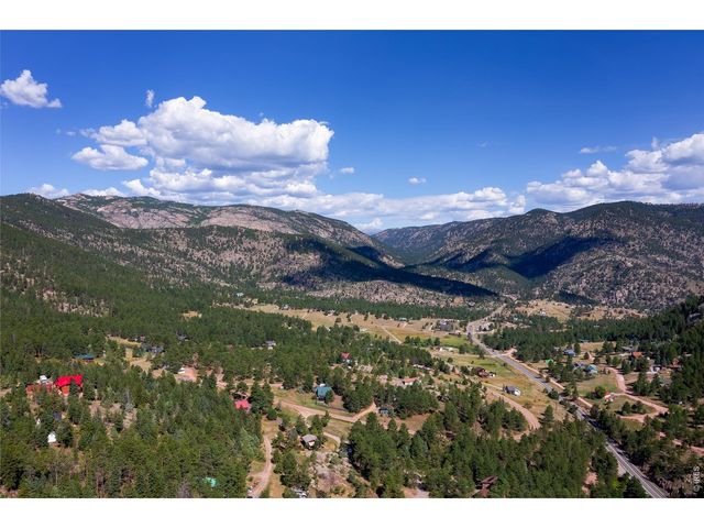 465 Deer Ln, Lyons, CO 80540