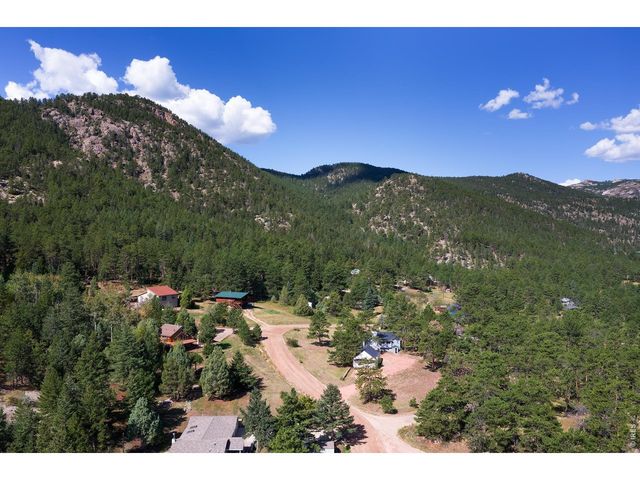 465 Deer Ln, Lyons, CO 80540