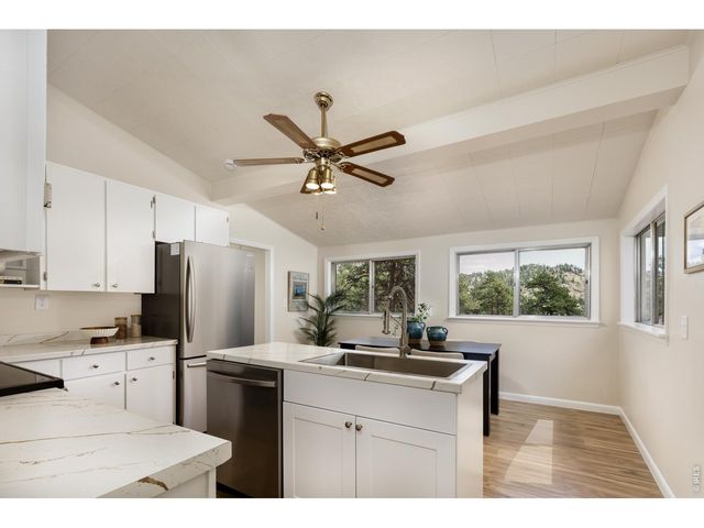 465 Deer Ln, Lyons, CO 80540