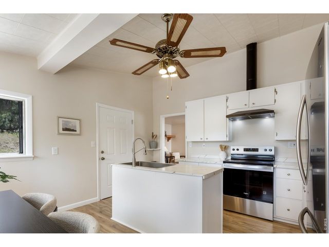 465 Deer Ln, Lyons, CO 80540