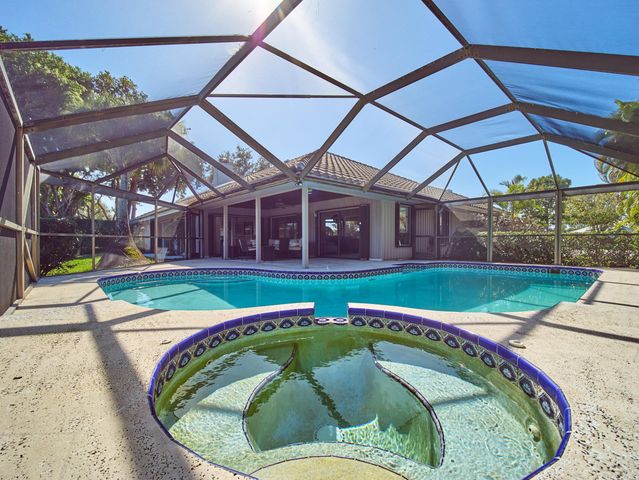 14 Marlwood Lane, Palm Beach Gardens, FL 33418