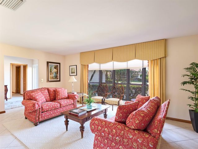 14 Marlwood Lane, Palm Beach Gardens, FL 33418